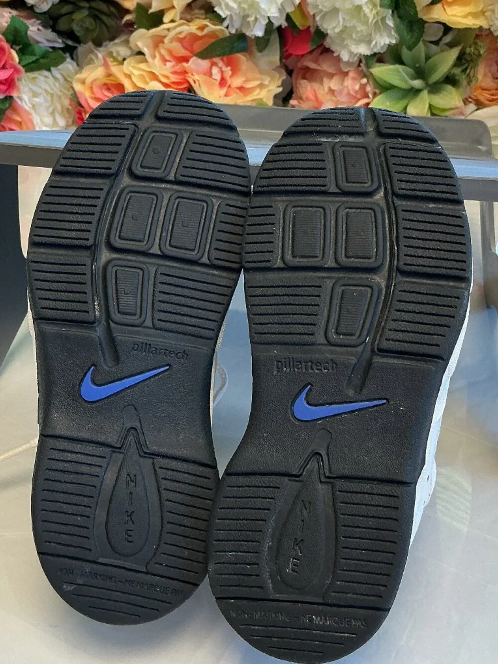 Nike Kids Athletic Sneakers White Black Blue Silver Size 9C